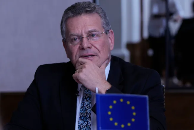 China and EU trade envoys seek ways to ease tensions over growing imbalances